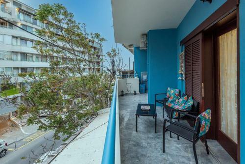 Stratos Seaside Corner Apartment