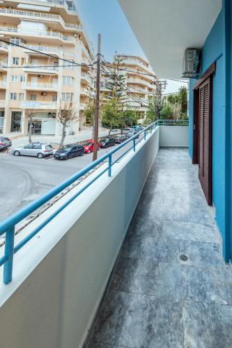 Stratos Seaside Corner Apartment