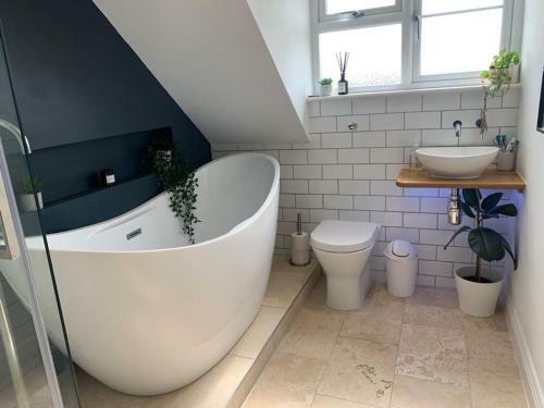 Emsworth Home Close To Harbour- With Hotub