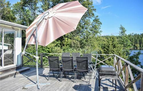 Nice Home In Vena With 3 Bedrooms