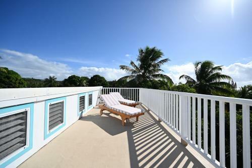 Peaceful Kehena Beach Treehouse Villa W/ Star Deck