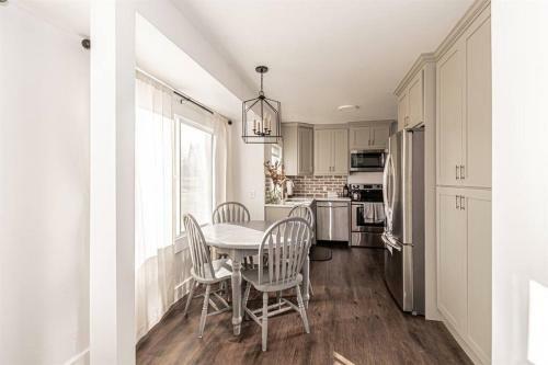 Professionally Designed Central Idaho Falls Home - 4 Bed 2 Bath