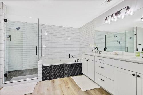 Treasure Valley?s Shared Home Stunning Luxury 2 Room Suite