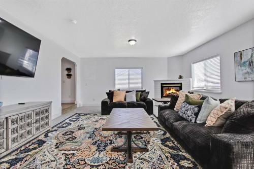 Treasure Valley?s Shared Home Stunning Luxury 2 Room Suite