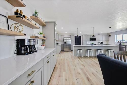 Treasure Valley?s Shared Home Stunning Luxury 2 Room Suite