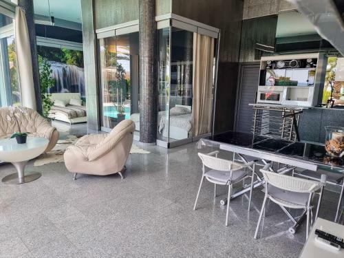 Villa Olympus On The Beach