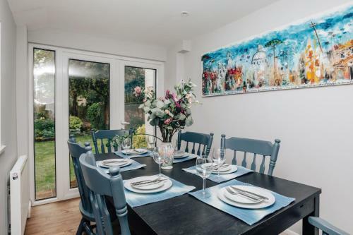Montpellier House, Centrally Located, Large Garden