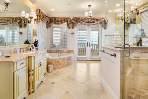 Villa De La Mar At Casey Key