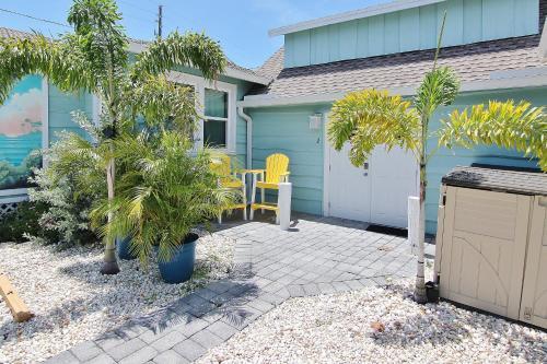 Detlow's Treasured Cottages 4