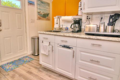 Detlow's Treasured Cottages 4