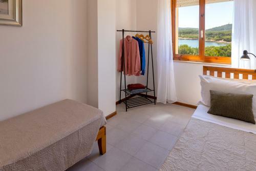 Dea Fertilia. Casa Indipendente Con Vista Mare.