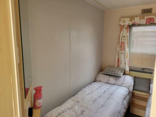 8 Berth On Sealands Everglade III