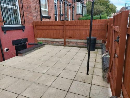 Spacious Two Bedroom House, Parking And Wifi