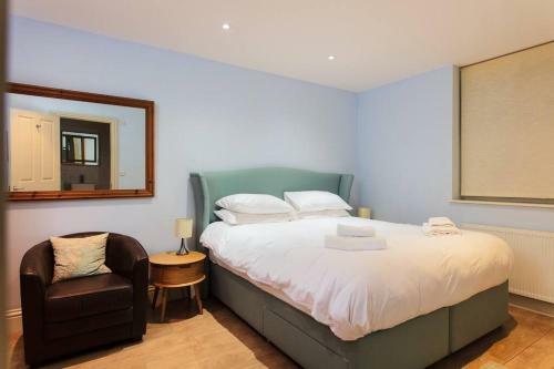 Viking View: Two Bedroom Apartment With Parking