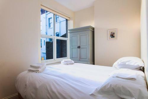 Viking View: Two Bedroom Apartment With Parking