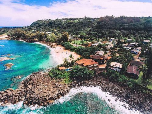 Waimea Point Oceanfront House - (with Air Conditioning)
