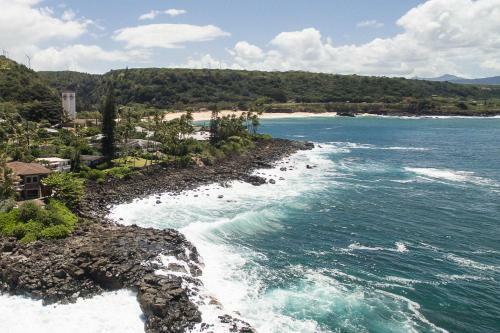 Waimea Point Oceanfront House - (with Air Conditioning)