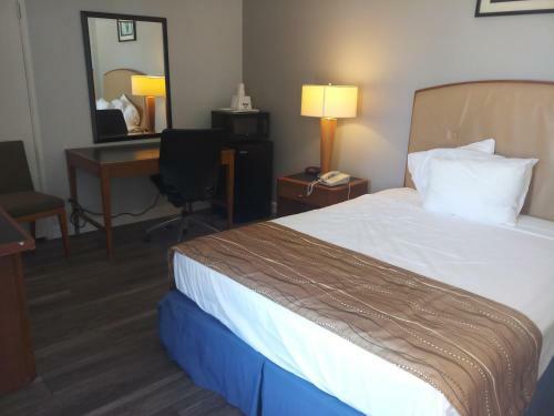 Hotel Travel Inn & Suites
