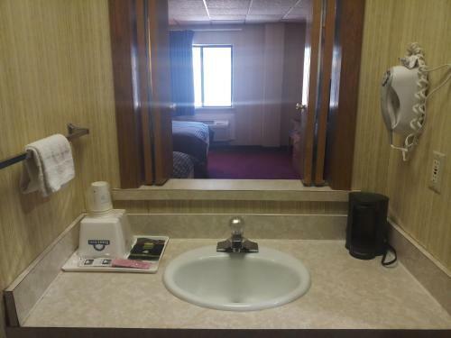 Hotel Travel Inn & Suites