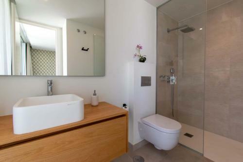 Villa Josefa With Private Heated Pool And Lake Views