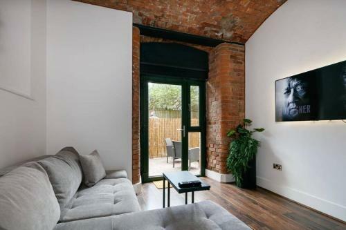 Manchester Warehouse Apartment By Jacksonheim Residences