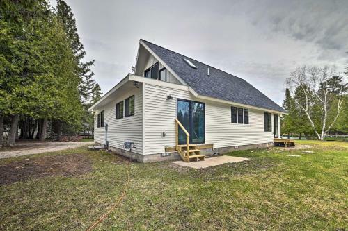 Cabin On Inland Waterway River With Fire Pit!