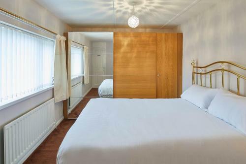 Host & Stay - The Bolt Hole