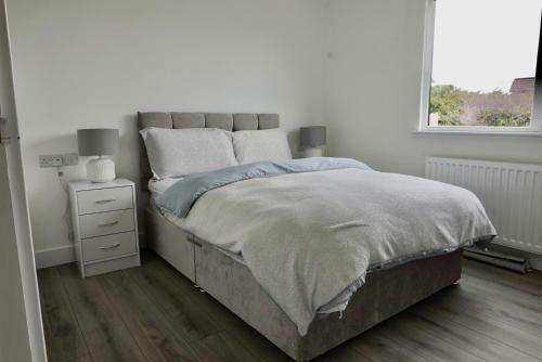 Castle View Chalet By Clonlum Cottages