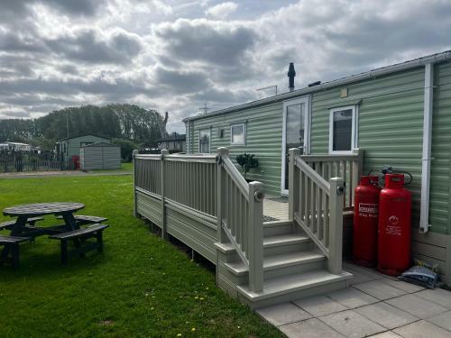 Relaxing And Quiet Holiday Cabin Sleeps 4