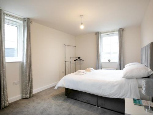 Pass The Keys Stunning 2 Bed Apartment With Free Onsite Parking