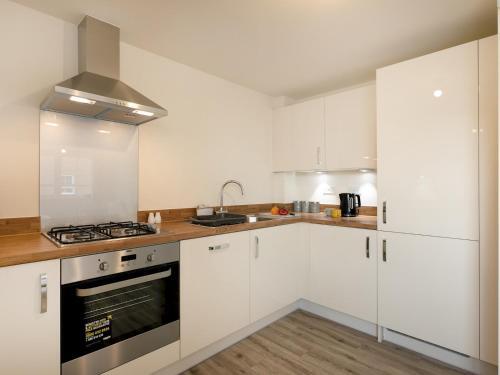 Pass The Keys Stunning 2 Bed Apartment With Free Onsite Parking