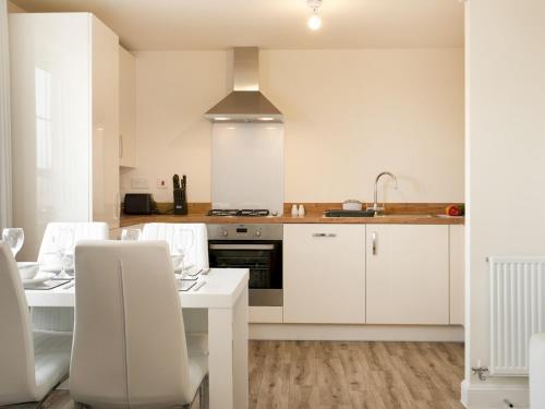 Pass The Keys Stunning 2 Bed Apartment With Free Onsite Parking