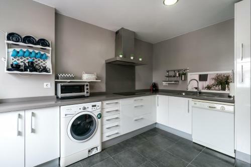 Apartamento Tranquilidad Y Comodidad En Mairena, 5min Metro