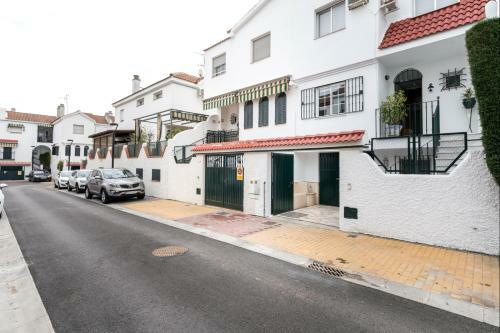 Apartamento Tranquilidad Y Comodidad En Mairena, 5min Metro