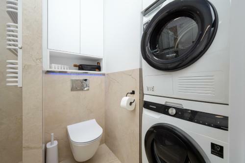 Miedziana Apartment Wroc?aw By Renters