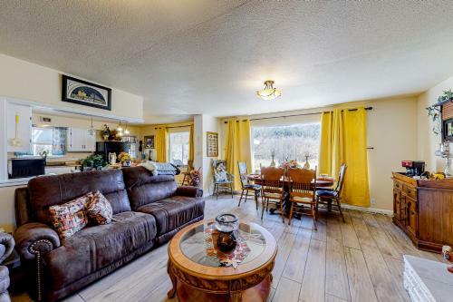 360 Cathy St