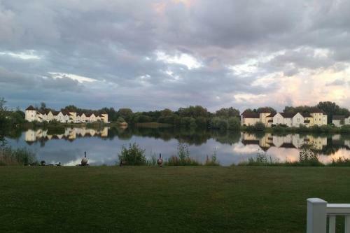 38 Windrush Lake