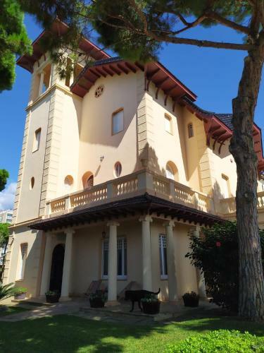 Heritage Beach Villa North Barcelona