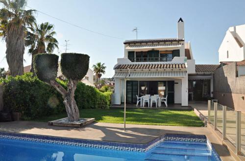 Modern Villa With Private Pool