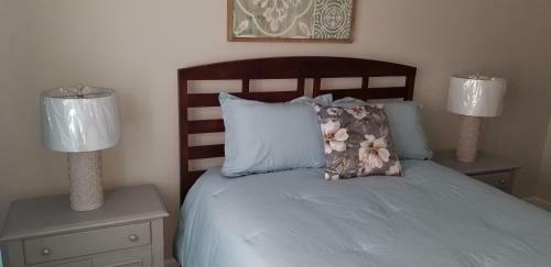 Cheerful 2-bedroom, 2 Bath With Private Parking