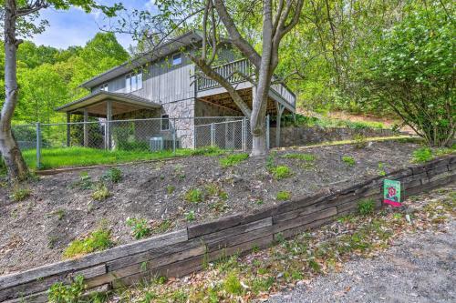 Pet-friendly Waynesville Home With Mtn Views!
