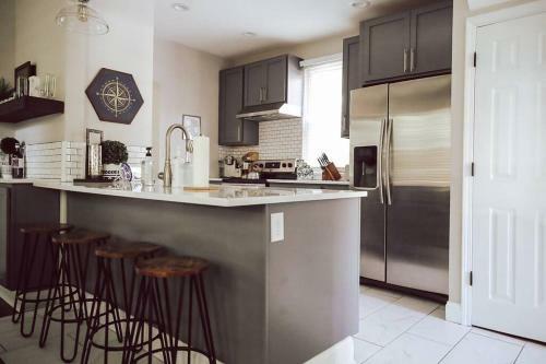 Great Location! Private, Stylish, Mins To Dt