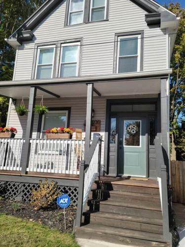 Great Location! Private, Stylish, Mins To Dt
