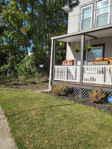 Great Location! Private, Stylish, Mins To Dt
