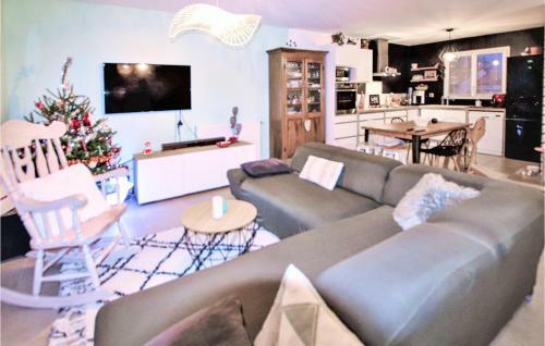 Beautiful Home In La Coucourde With 3 Bedrooms