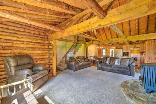 Rustic Zanesville Getaway With Expansive Yard!