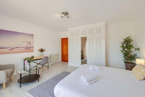 Moderne Villa,strandnah,meerblick,pool,12 Pers.,klima,schnelles Internet
