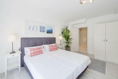 Moderne Villa,strandnah,meerblick,pool,12 Pers.,klima,schnelles Internet