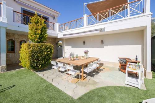 Moderne Villa,strandnah,meerblick,pool,12 Pers.,klima,schnelles Internet