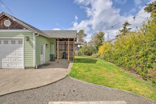 Cozy Seaside Cottage With Hot Tub And Game Room!